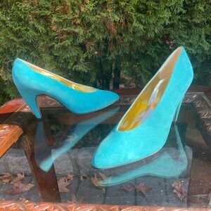 Elegant Turquoise Suede Heels Made in Italy
